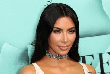 Trabajadores latinos demandan a Kim Kardashian por violar las leyes laborales
