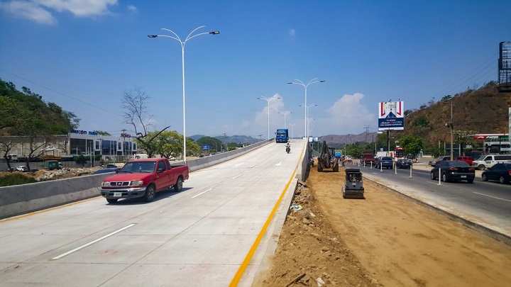 Habilitan paso a desnivel en la intersección de la 2 calle y el bulevar del Este en San Pedro Sula