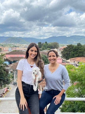 Jessica Abufele haciendo turismo interno en La Esperanza, Intibucá