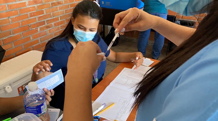 México confirma la donación de 100.000 dosis de vacunas contra la covid-19 a Honduras