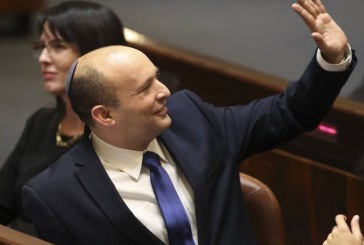 Naftali Bennett toma el mando en Israel, hay júbilo por el fin de la era Netanyahu