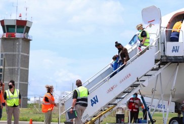 Llega grupo de familias hondureñas deportadas desde Estados Unidos