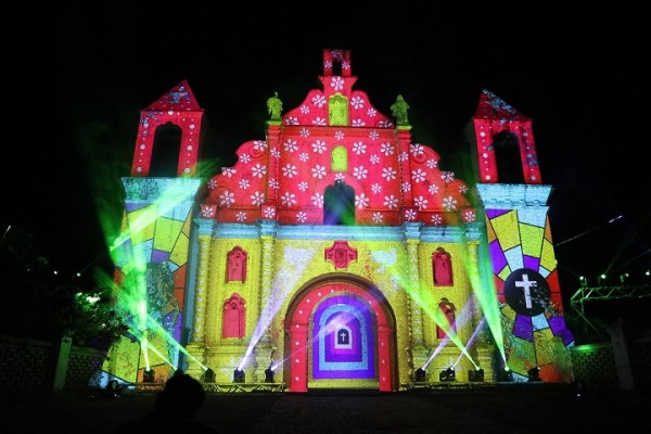 Exaltan riqueza natural y diversidad cultural catracha en video mapping edición Bicentenario