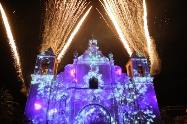 Exaltan riqueza natural y diversidad cultural catracha en video mapping edición Bicentenario