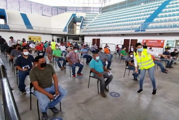 Sampedranos acuden de manera masiva a aplicarse la segunda dosis de vacuna AstraZeneca