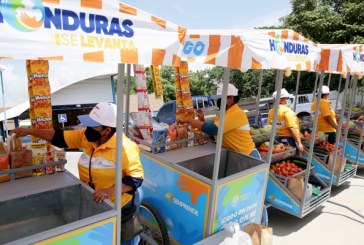 Emprendedores del departamento Cortés reciben carritos para impulsar sus negocios
