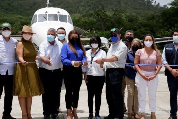 “Yo creo en la industria del turismo”, afirma presidente Hernández al inaugurar vuelo Catacamas-Guanaja