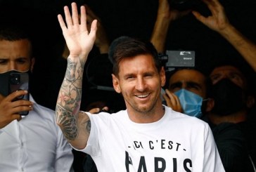 Messi aterrizó en París para firmar con el PSG por una escalofriante cifra