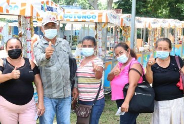 Emprendedores de Villanueva y La Lima reciben equipo y capital semilla para trabajar