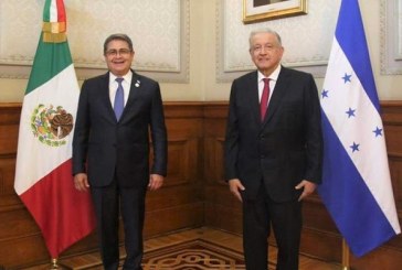 Hernández dialoga con López Obrador sobre vacunación, migración, cambio climático y empleos