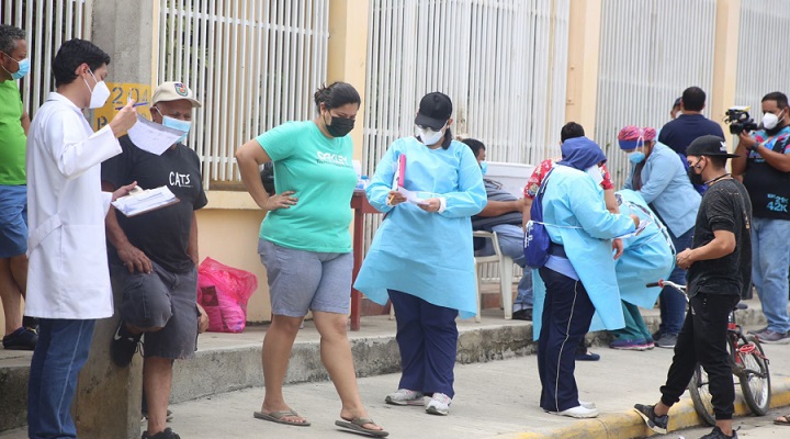 Vacunación domiciliaria contra la covid-19 inició este miércoles en Chamelecón