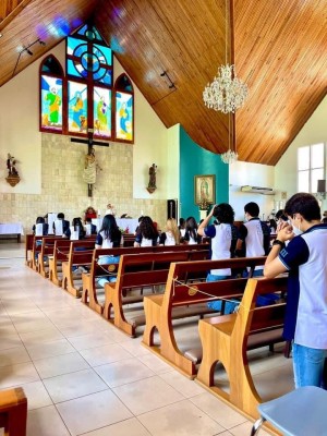 Generación 2022 de la SERAN school participan en Misa de Acción de Gracias 