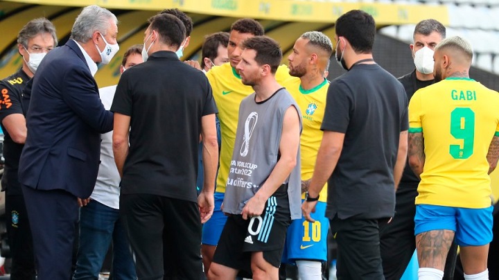 Fue suspendió el clásico Brasil-Argentina por autoridades de salud para sacar a jugadores que violaron protocolos anticovid
