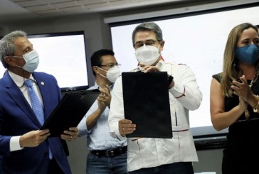 Gobierno se compromete en apoyar a más de 274.000 familias que dependen de la industria turística