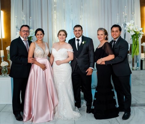Eduardo Pinto y Victoria Henríquez casados en una boda inolvidable