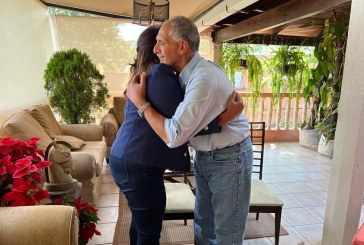 Con efusivo abrazo felicita “Tito” Asfura a la presidenta electa Xiomara Castro por el triunfo