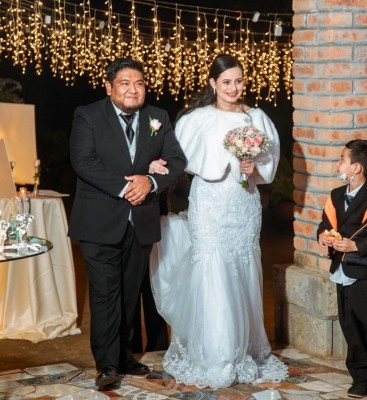 Wilson Aguilar y Bianca Caballero: una romántica boda a 12 grados en La Esperanza, Intibucá