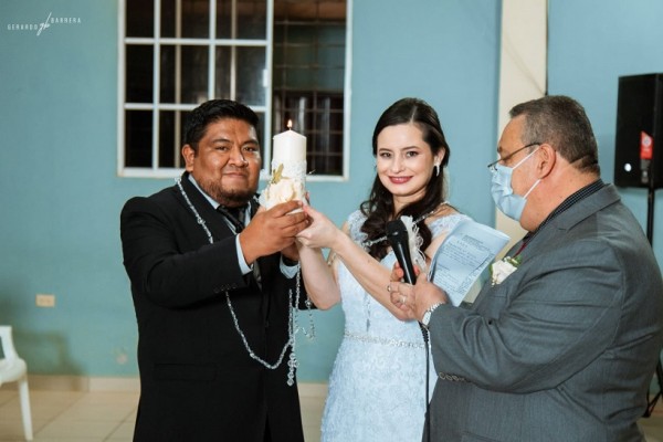 Wilson Aguilar y Bianca Caballero: una romántica boda a 12 grados en La Esperanza, Intibucá