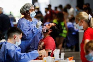 Los contagios de covid aumentaron un 50% en América durante la última semana
