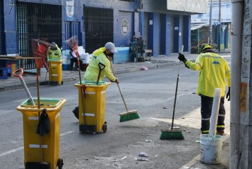 Ellos se olvidan del feriado para mantener limpia la ciudad de SPS tras celebración de Nochebuena