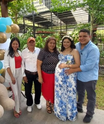 Baby shower en honor a Carlota Hernández, celebrando la llegada de Isaac