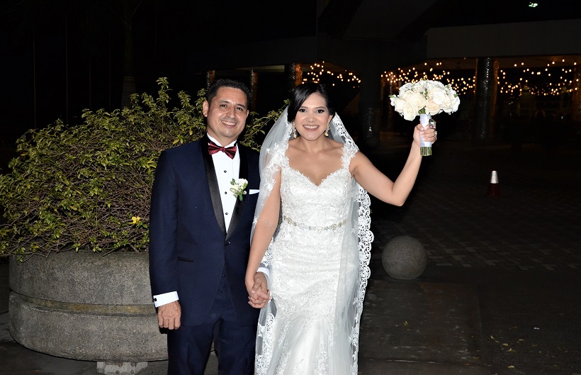 Belizario y Ana Vanessa reafirman su amor con un ‘Sí, acepto’ ante Dios