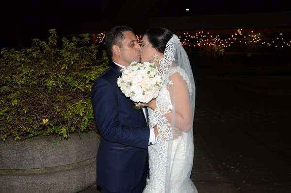 Belizario y Ana Vanessa reafirman su amor con un ‘Sí, acepto’ ante Dios