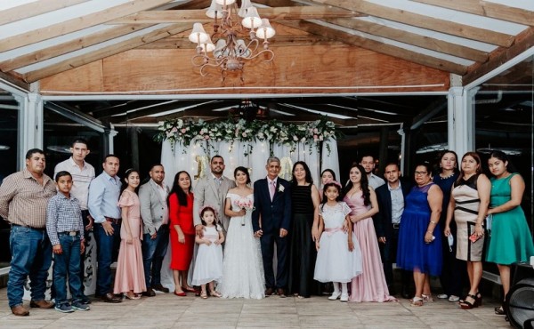 La boda de Melvin Israel y Anabel… al natural con brisa fresca del Lago de Yojoa