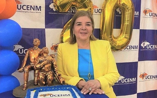 Celebra su cumpleaños la abogada María Antonia de Suazo