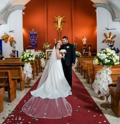 La boda de José Ramos y Mónica Montes…romanticismo al natural