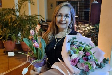 Entre rosas y tulipanes festeja su cumpleaños Delfina de Fernández