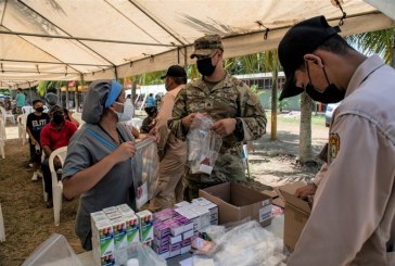 Médicos militares estadounidenses de la Fuerza de Tarea Conjunta Bravo brindán asistencia médica en Santa Bárbara