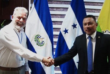 Alcalde de San Pedro Sula recibe visita oficial del embajador de El Salvador