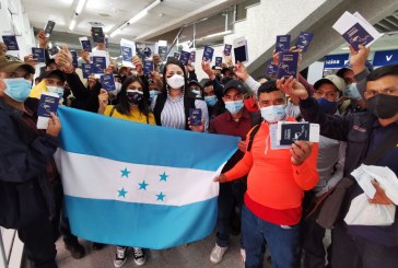 Grupo de hondureños viajan a trabajar legalmente en España