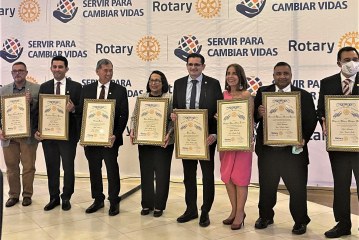 En noche de premios “Paul Harris” rinden homenaje a médicos y periodista