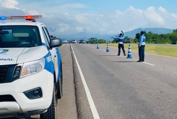Dos agentes policiales rechazan 50 mil lempiras por dejar libre a sujeto con cargamento de droga decomisada