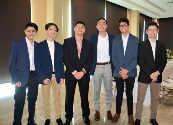 Senior breakfast 2022 de la Escuela Bilingüe Valle de Sula