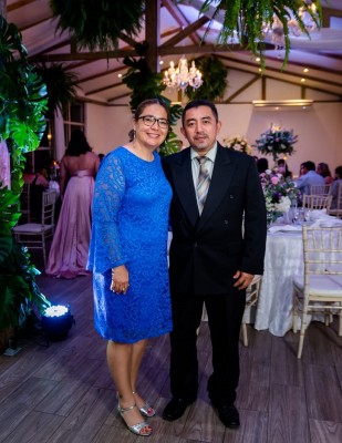 Fernando y Keilyn Contreras hermanos de la novia
