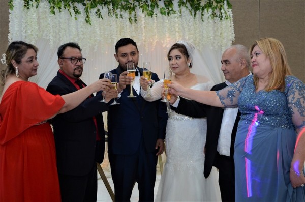 La boda de Rony Herrera y Mónica Cárcamo: radiantes de felicidad en su “Sí, quiero”