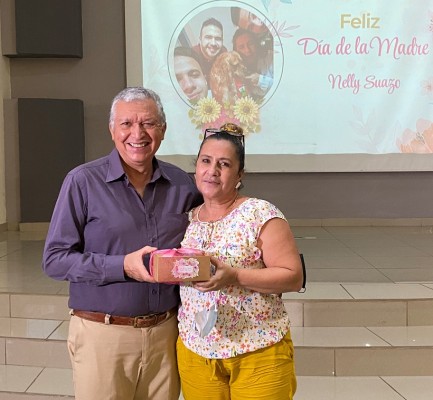 Con ameno convivio agasajan a madres de la UCENM