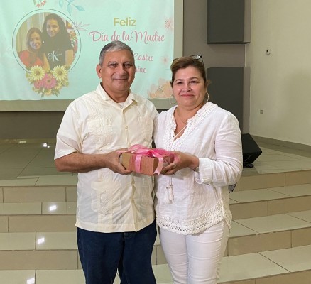 Con ameno convivio agasajan a madres de la UCENM