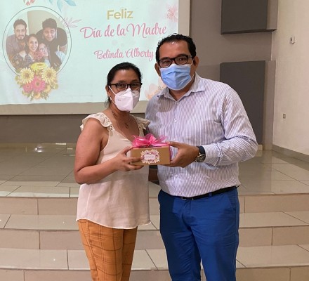 Con ameno convivio agasajan a madres de la UCENM