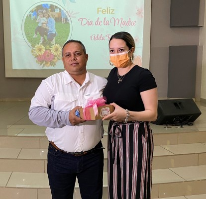 Con ameno convivio agasajan a madres de la UCENM