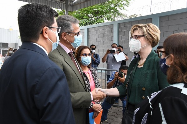 Gobierno de EEUU entrega a Honduras nueva donación de vacunas y viales de dilución contra COVID-19 