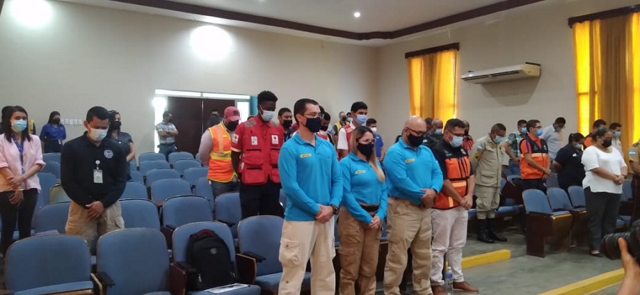 Personal de aeropuertos Ramón Villeda Morales y Palmerola reciben entrenamiento sobre desastres 