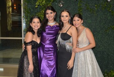 Graduados de la Franciscan School disfrutan de una fabulosa velada