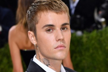 Justin Bieber informa que tiene parálisis facial, “este ojo no parpadea”