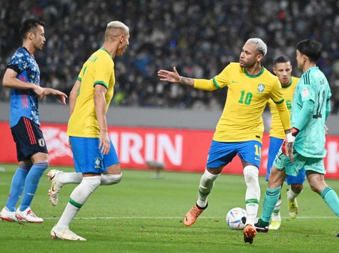 Con un penal Neymar da a Brasil un apretado triunfo sobre Japón
