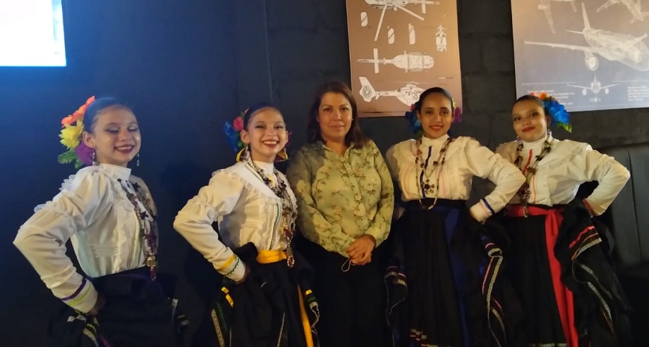 Grupo Proyección Folclórica Canaán ofrecen alegre tarde cultural