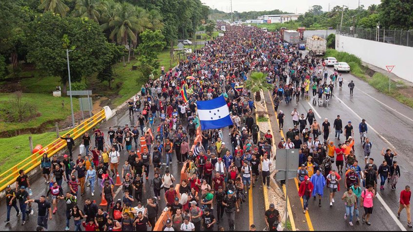Gobierno mexicano envía despliegue militar para frenar caravana migrante